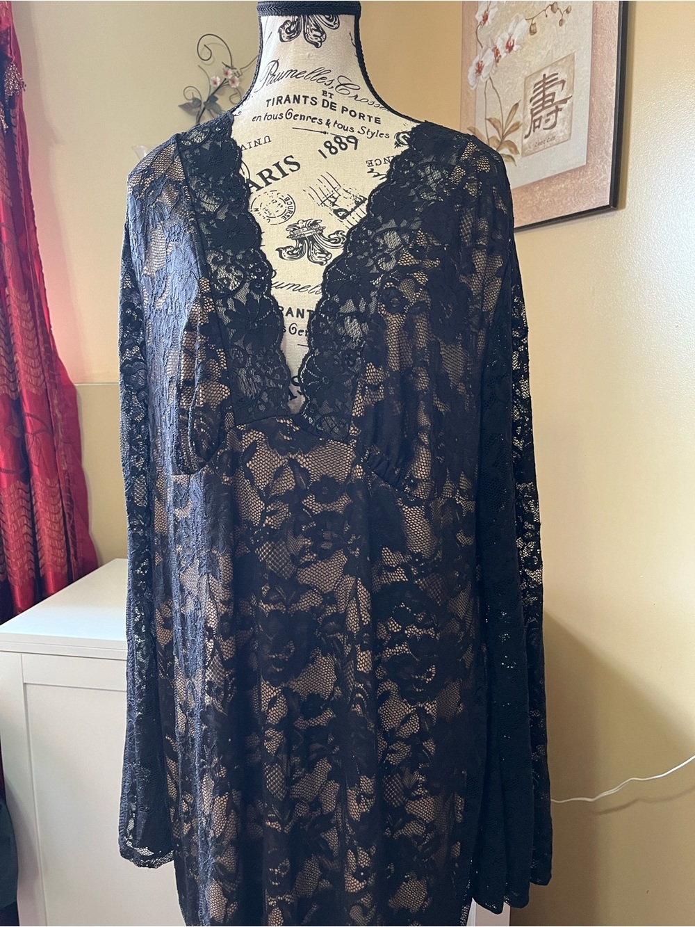 SHEIN Black Floral Lace Sheer Robe